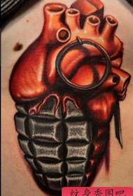 yakasarudzika mwoyo grenade tattoo maitiro