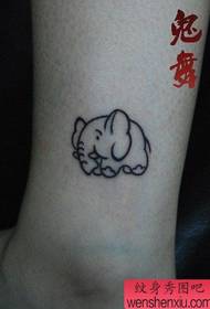 meisje kalf schattig klein olifant tattoo patroon