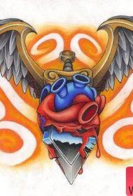 una spada molto popolare con un disegno del tatuaggio ad ala di cuore