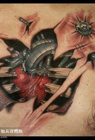 rekomendavo krūtinę suplėšančią širdies tatuiruotę