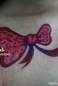 rapaza pequena e popular patrón de tatuaxe de arco