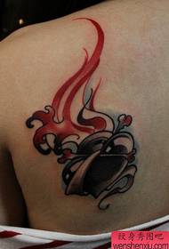 красота плечи популярно красиво любовь татуировка пламя