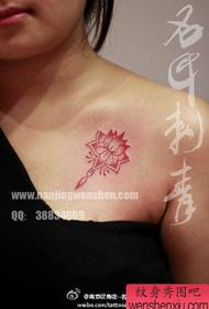 dada perempuan populer warna pop pola tato totem lotus