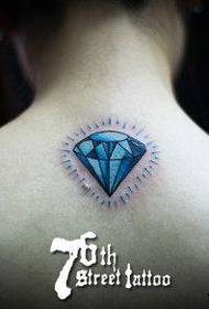 meitenes muguras smalkā dimanta tetovējuma modelis