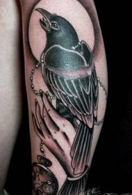 arm ou skool bruin kraai en tatoeëring patroon