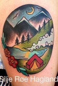 узорак боје школског стила планинског тетоважа