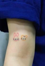 set molto semplice di piccoli disegni colorati di piccoli disegni di tatuaggi semplici