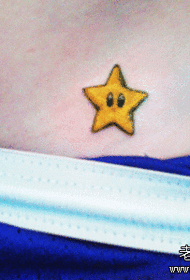 pit de nena Color petit patró de tatuatge d'estrelles de cinc puntes