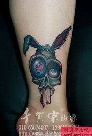 გოგონების ფეხები ალტერნატიული კლასიკური bunny tattoo ნიმუში