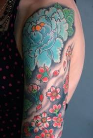 lengan bunga peony biru dan pola tato bunga merah