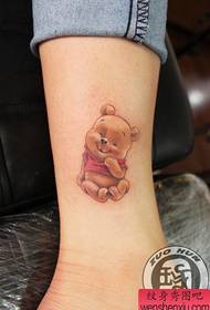 дівчина ноги милий мультфільм ведмідь татуювання візерунок