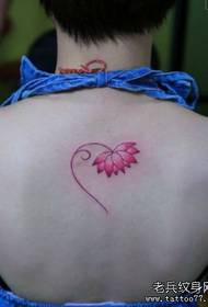 knabino reen malgranda freŝa kolora malgranda lotuso tatuaje ŝablono