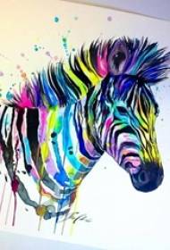 margotutako akuarela zipriztin bizia olatu koloretsua zebra tatuaje eskuizkribua