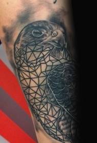 Рука реалистично черный серый геометрический рисунок татуировки орла