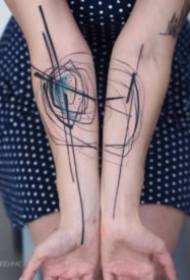 rörigt bläck Line 18 tatuering i frihandstil