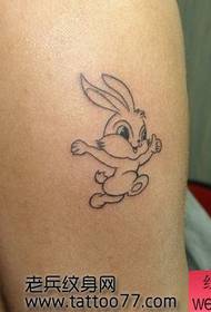 patrón de tatuaje lindo - Patrón de tatuaje de conejo de dibujos animados de brazo