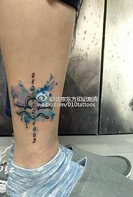 žvaigždyno tatuiruotės modelis ant kulkšnies