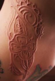 fermosa pel de flores rabuñada patrón de tatuaxe de carne cortada