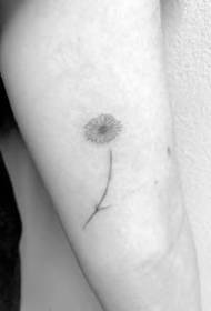 un set de imagini de tatuaje de linii mici, extrem de simple și drăguțe