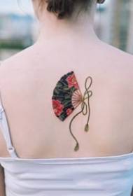 Egy sor hagyományos csomó csomó tetoválás minták piros hangon