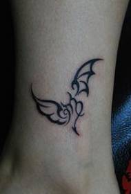 Ragazza tatuaggio totem Virgo Wing Tattoo Pattern
