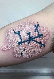grupa niejasno widocznego spersonalizowanego wzoru tatuażu