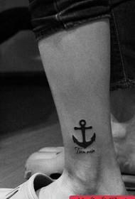 awọn ẹsẹ ọmọbirin kekere alabapade - awoṣe tatu anchor tattoo