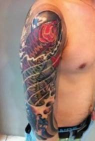 красивая группа традиционных дизайнов татуировки arowana