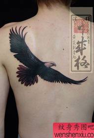 Tatuaż z japońskiego orła z powrotem