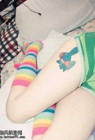 modello di tatuaggio simpatico cartone animato di colore delle gambe