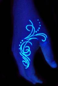 Tattoo fluorescent дар қафои даст 171809 - Tattoo fluorescent часпласс дар пои зебо