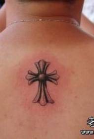 een klein kruis tattoo-patroon