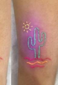 9 tatuaggi fluorescenti funzionano con apprezzamento dell'immagine
