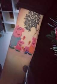 9 opere di tatuaggi Peggy con simpatici maialini dai colori socialmente esclusivi