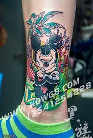 Mickey Tattoo Pattern koji prekriva staru tetovažu na gležnju