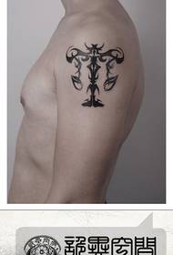 Apsaugokite populiarų pop Totem Svarstyklių tatuiruotės modelį