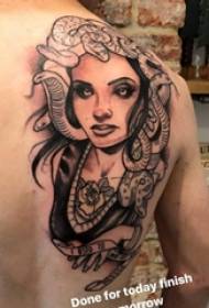rapaz costas preto cinzento esboço ponto espinho truque criativo horror menina retrato tatuagem imagens