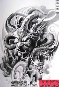 Dominējošais klasiskā Dragon Ghost Tattoo manuskripts