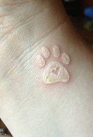 Uzorak za tetoviranje ruku s medvedom