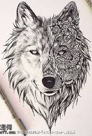 Klassískt húðflúrmynstur handrits Wolf Totem