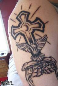 Chithunzi cha Arm Cross Totem tattoo