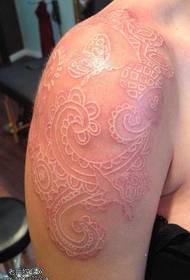 Patrón de tatuaje invisible de sangre de vid