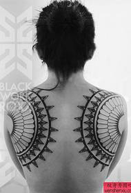 Collezione di modelli di tatuaggi totem 14