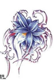 manuskript lilla blomster tatoveringsmønster