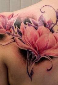 背部美麗的彩色大花紋身圖案