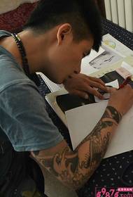 Manuscrisul tatuaj Procesul de creare a imaginii