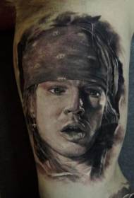 Modèle de tatouage de portrait de chanteur célèbre bras Brown