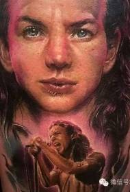 kolor ramienia portret słynnego piosenkarza wzór tatuażu