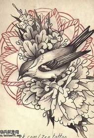 Kézirat madár bazsarózsa virág tetoválás minta