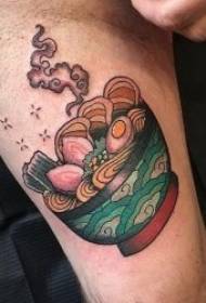 voedsel ramen tattoo is heerlijk en watertanden Ramen tattoo-patroon